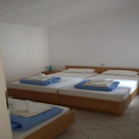 - Comfort Two-bedroom F3 아파트 룸바르다