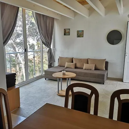 - Comfort Two-bedroom F3 * 룸바르다