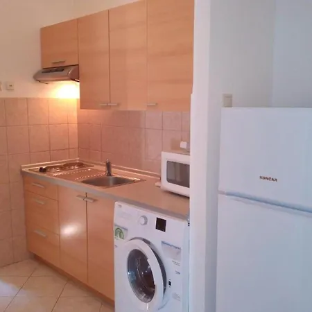 - Comfort Two-bedroom F3 아파트 룸바르다